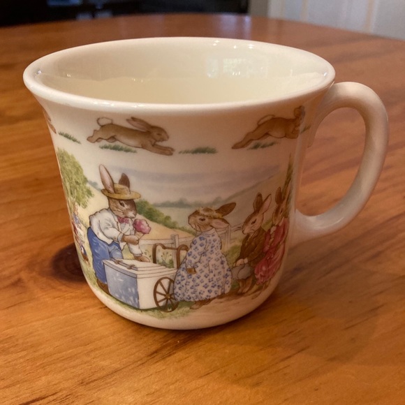 Bunnykins Royal Doulton tea set - Picture 2 of 4